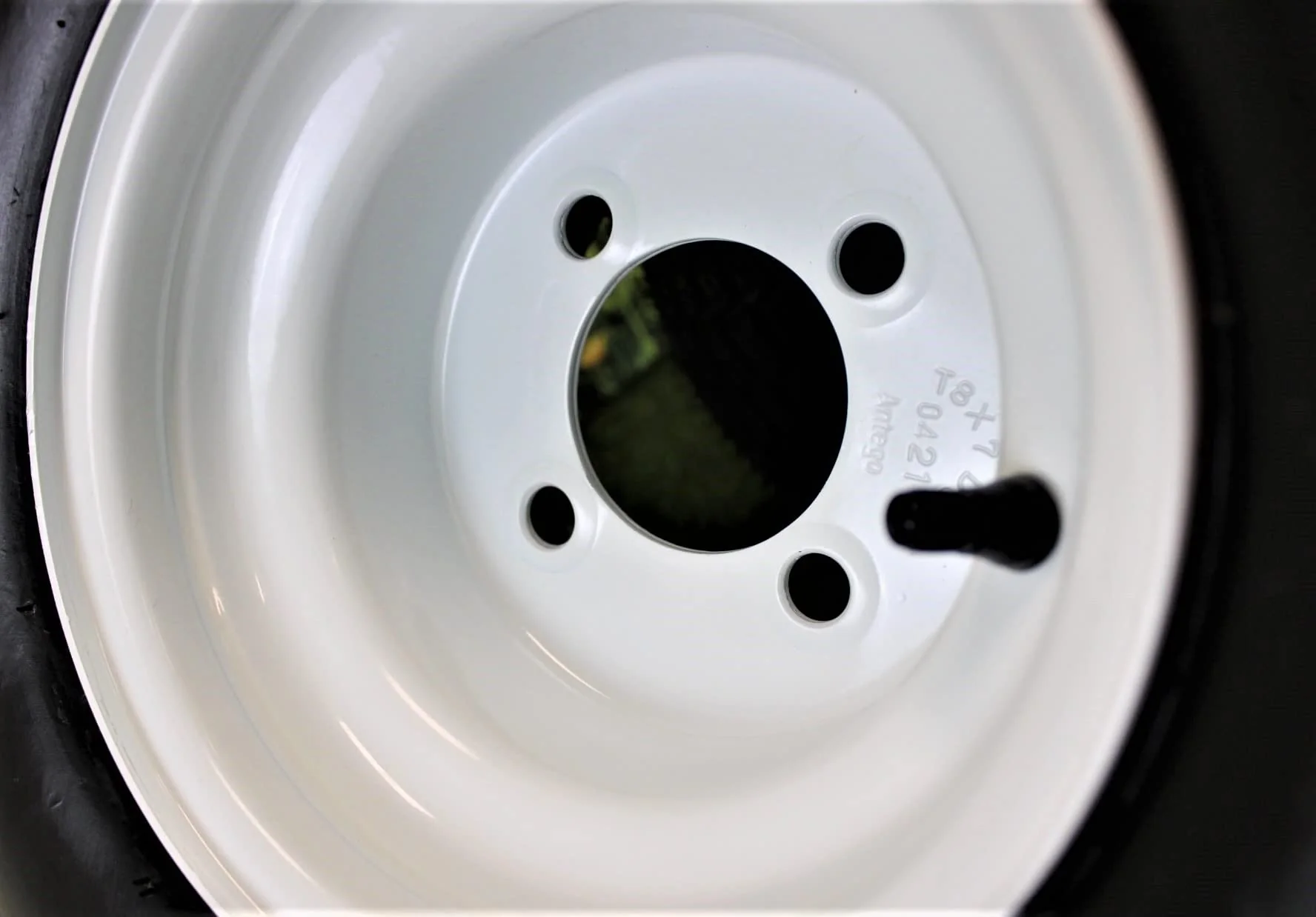 18x8.50-8 White Wheel Assembly Set - Image 4